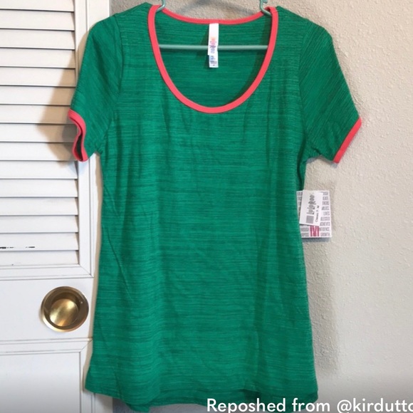 LuLaRoe Tops - 💚💖🧡 NWT LulaRoe Classic-T Medium